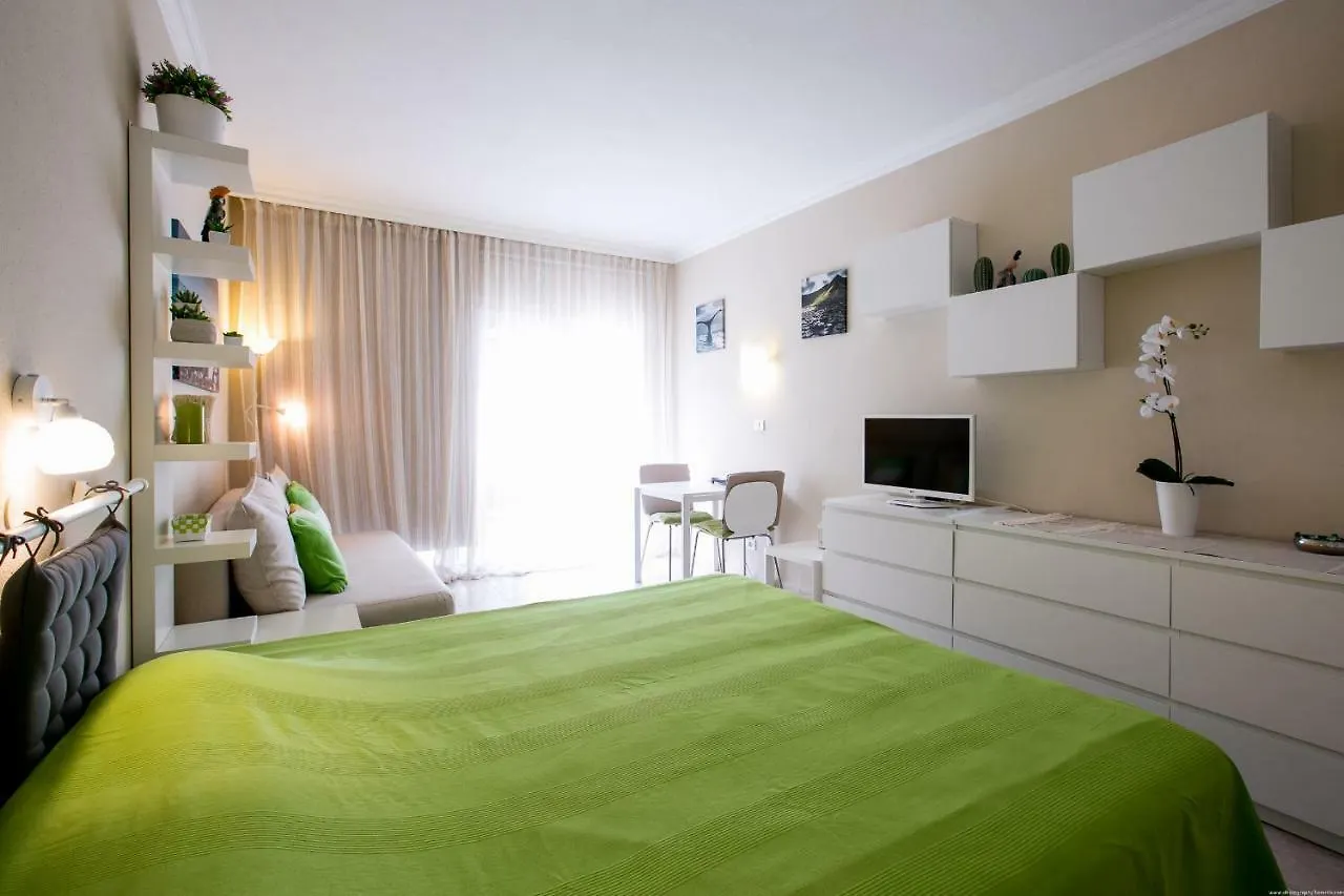Cozy Apartment In Edificio Bahamas location